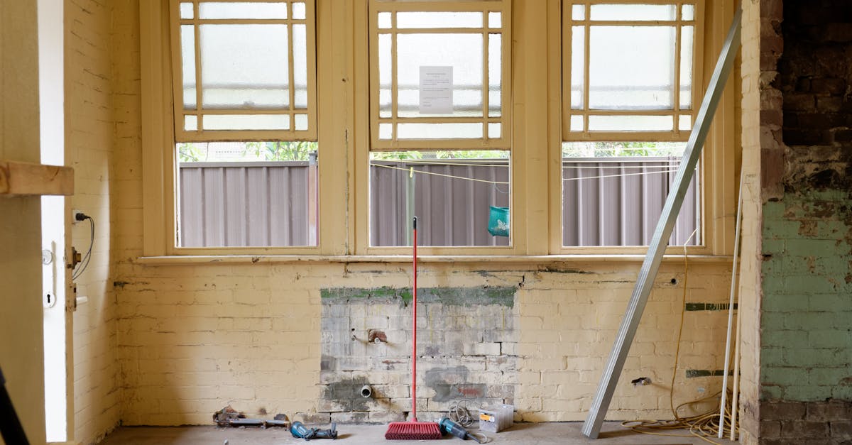 Diagnosing the Extent of Liquid Damage on Macbook Screens