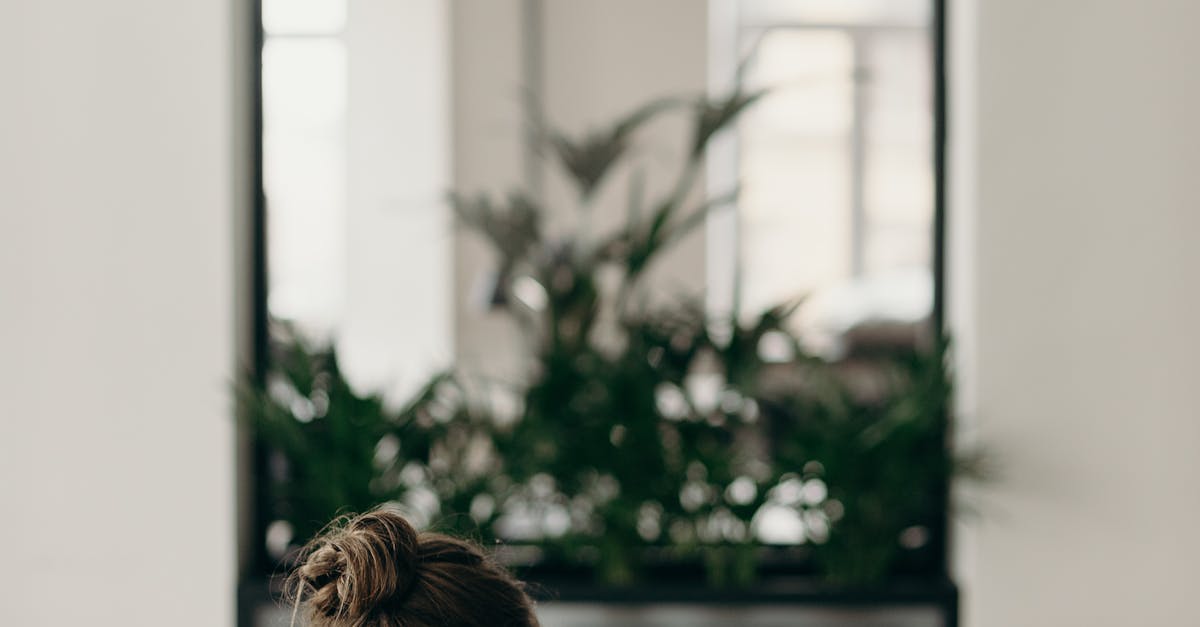 DIY Fixes for Minor Dead Pixel Issues on MacBooks