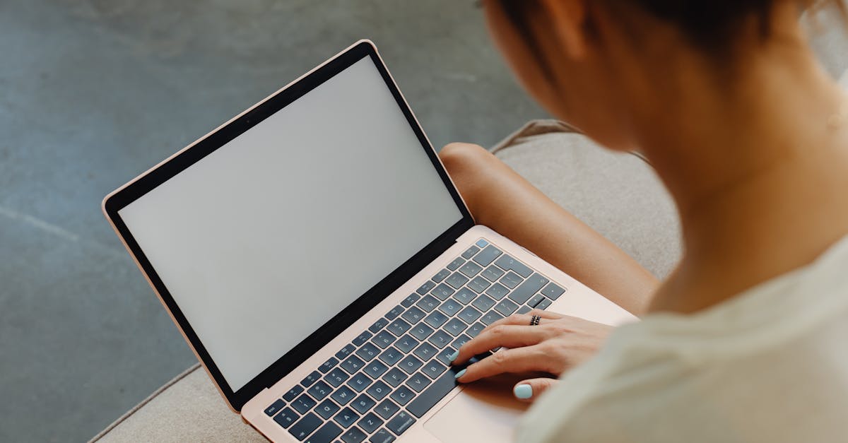 Understanding the Causes of Screen Distortion in MacBooks